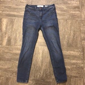 🌸 3/$25 Hollister High Rise Jean Jeggings